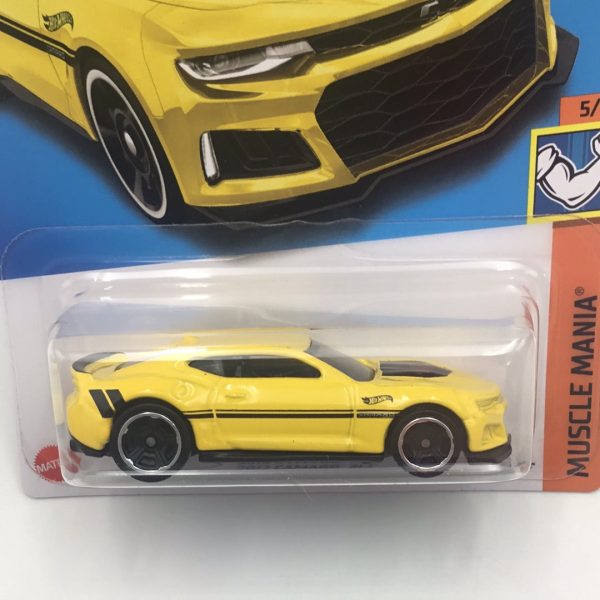 2023 hot wheels F case #135 2017 Camaro ZL1 yellow EE7 Fashion